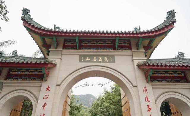 厦门“最美”寺庙，紧邻厦门大学，门票、上香都免费，游客：良心