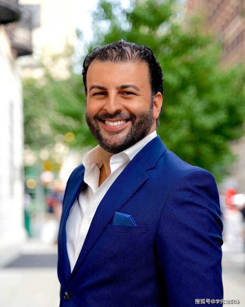 原创这么奇葩的老板你见过吗在职场别相信任何人与同事要保持距离