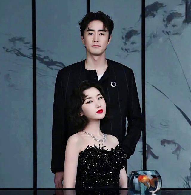 原创毛晓彤杨玏疑似恋情曝光双方工作室深夜紧急辟谣回应简单干脆