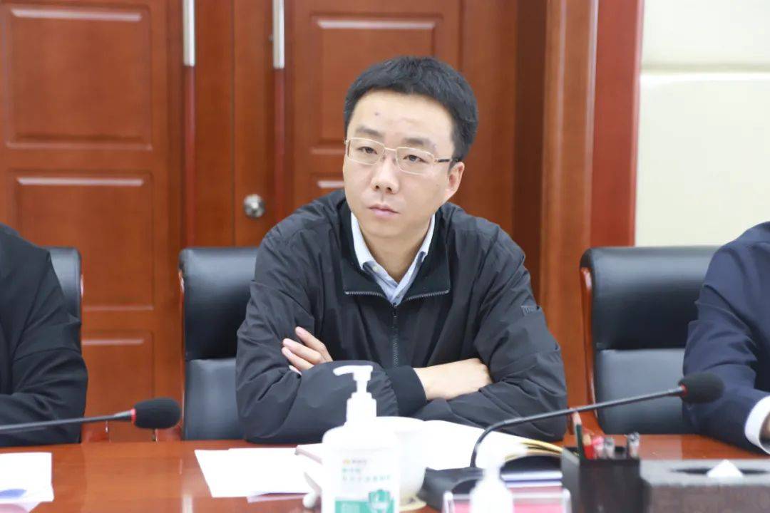 太原市尖草坪区:与中铁十八局集团举行工作会谈