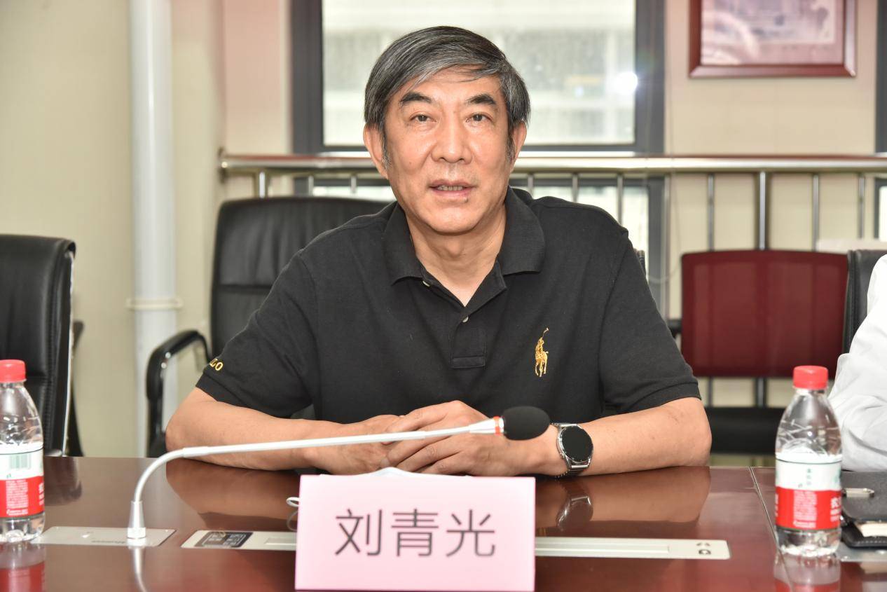 2022年5月18日下午,在西安交大一附院卒中中心主任刘青光副院长,医务