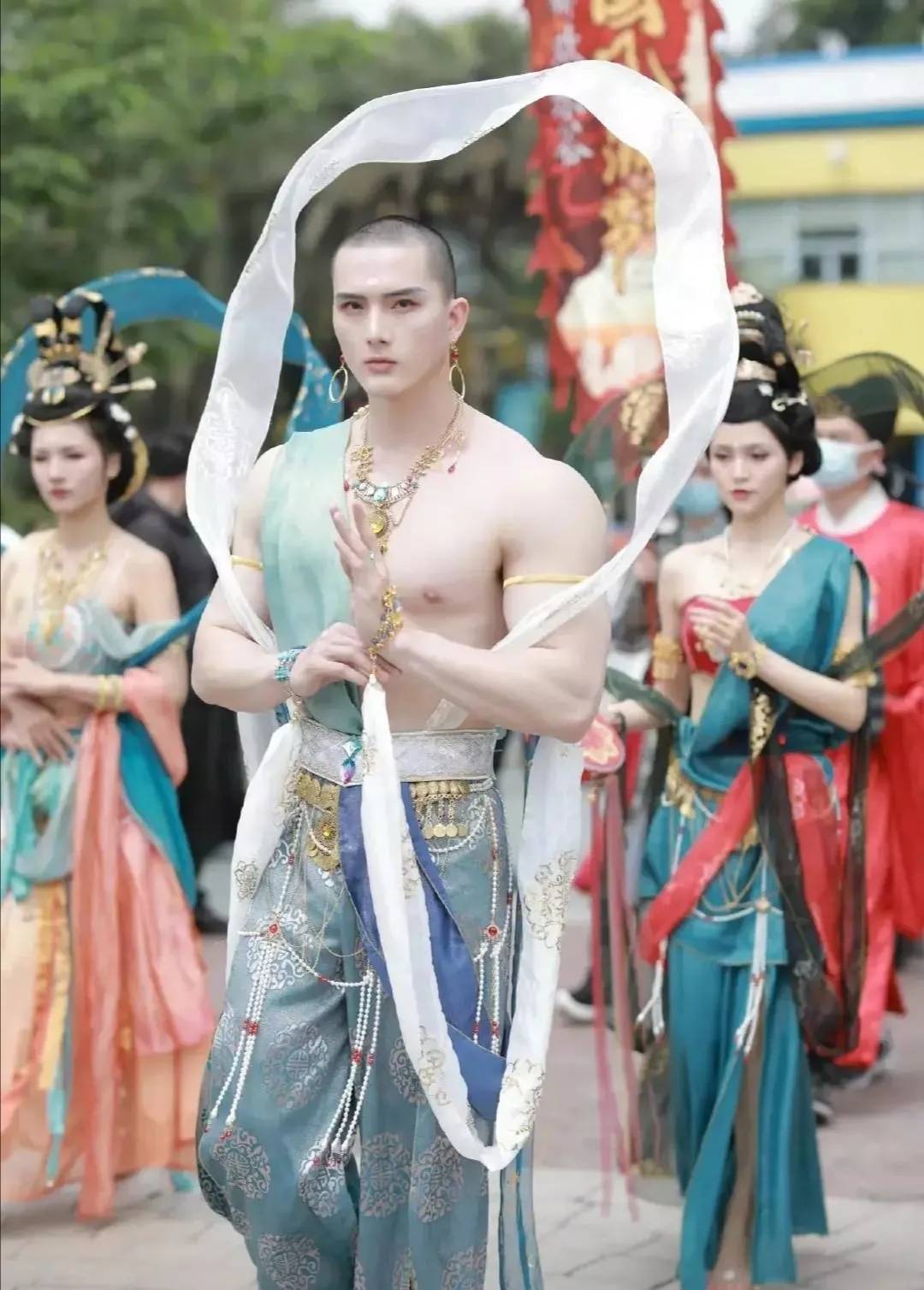 原创罗云熙版敦煌现身立马秒杀火遍网络的男网红