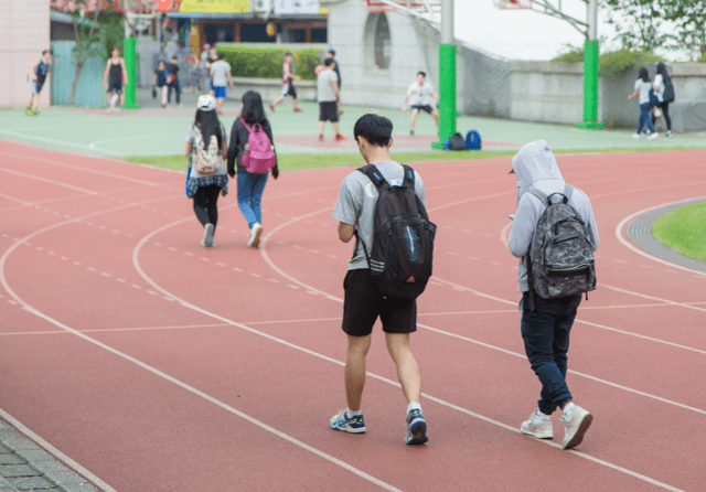 郑州大学女生确诊，曾违反校令私会男友，还让室友代替其做核酸