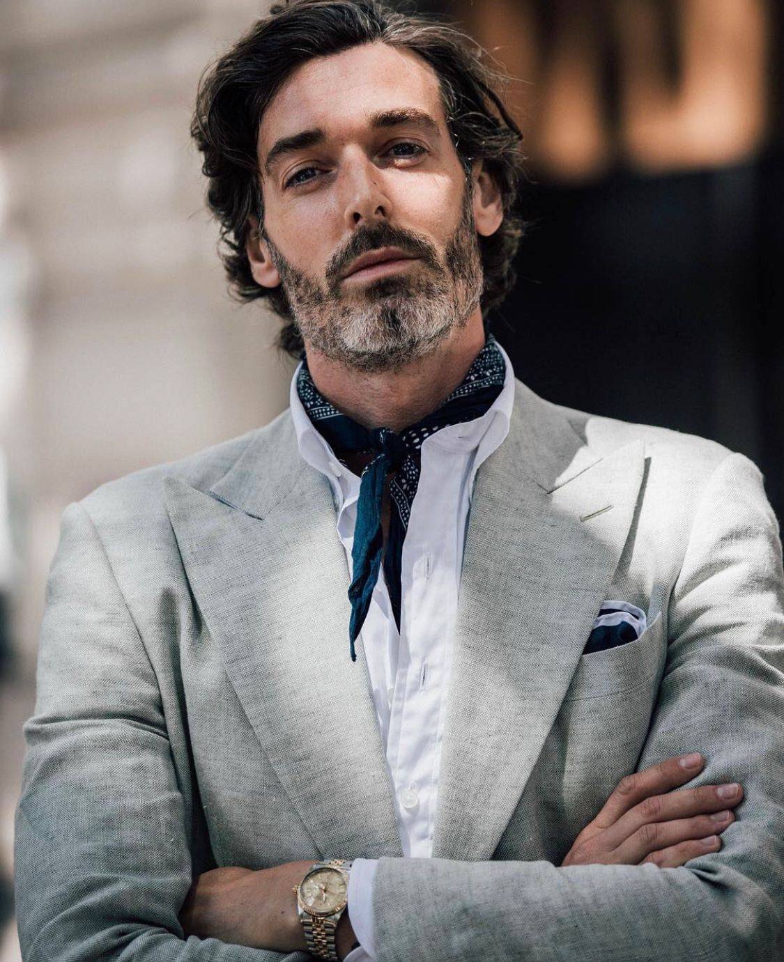 原创这是我见过最耐看的中年男人穿衣不扮嫩不油腻胡子花白也优雅