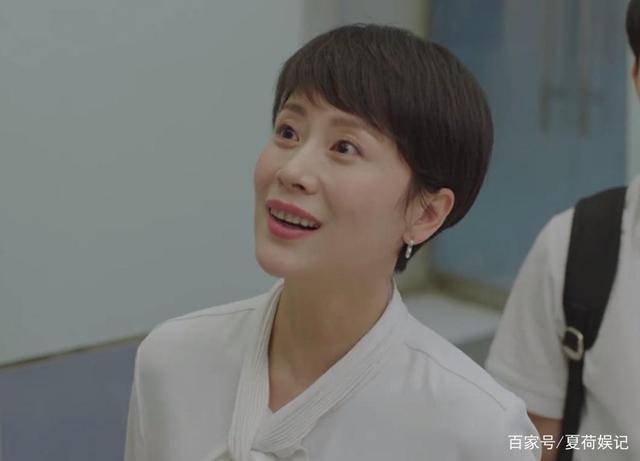 剧中,她饰演的是方一凡的母亲董文洁,由于把这个角色演绎得很好,让人