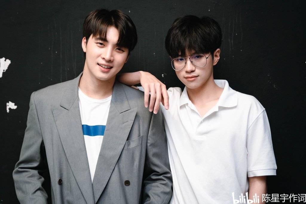 洪天逸 mean phiravich简介1998年3月5日出生于泰国北柳府泰国男演员