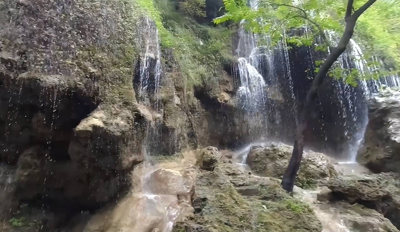 河南值得一游的3大瀑布群，飞流直下三千尺的独特美景！