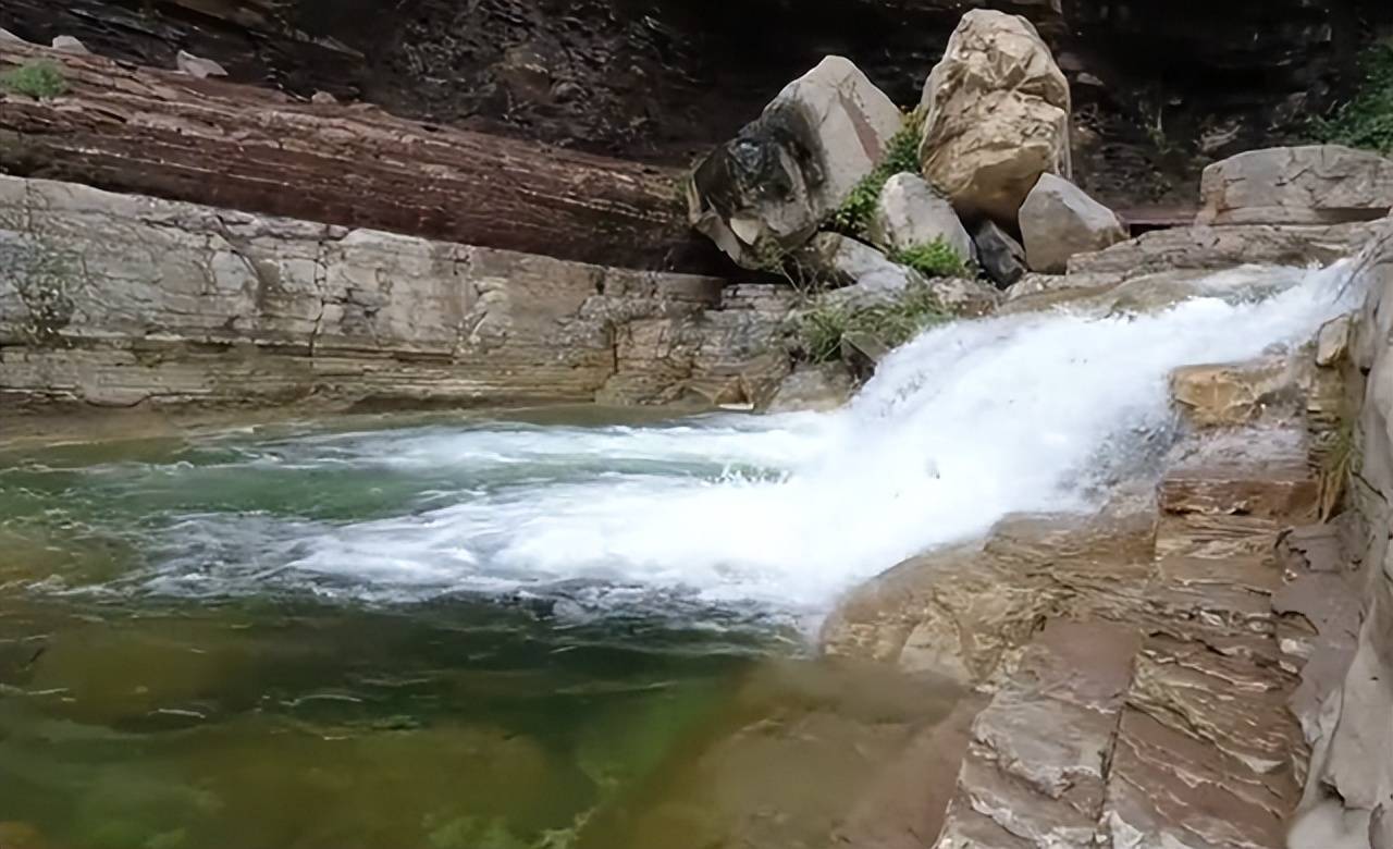 河南值得一游的3大瀑布群，飞流直下三千尺的独特美景！