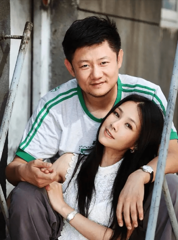 原创吕中儿媳何琳一顿饭和丈夫结缘38岁做妈妈是婆婆心中的骄傲