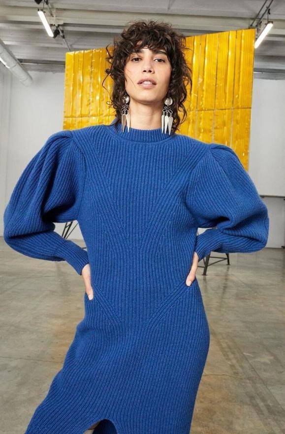 原创今年冬天垫肩装又火了瘦脸提气场脸大溜肩都爱了