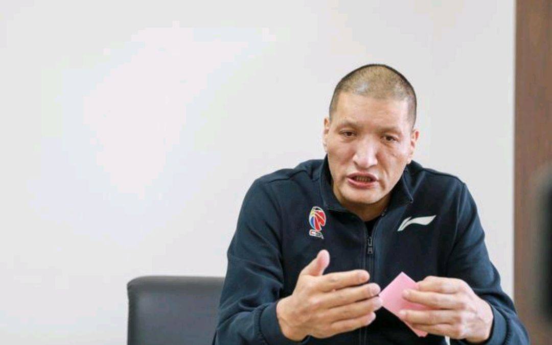 原创名宿巴特尔47岁现状越来越瘦18岁的儿子颜值出众却无缘cba