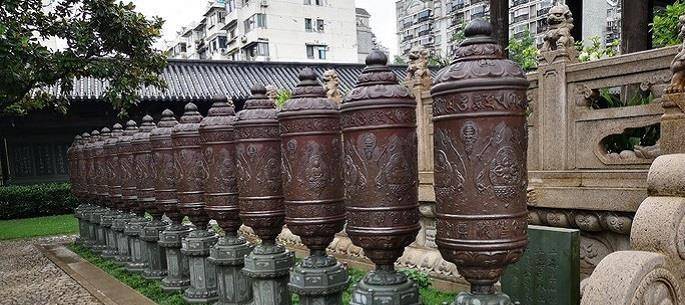 上海“最低调”的寺院，有一种大隐于市的感觉，清净庄严之地