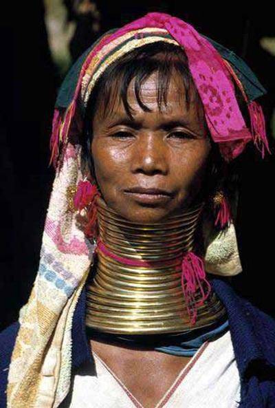 原创世界上最长的脖子甚至达到了40厘米在这些地区以脖子长为美