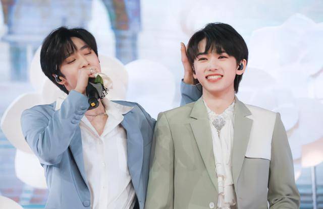 孙红雷问刘耀文和宋亚轩的关系兄弟俩超甜感情早已超越家人