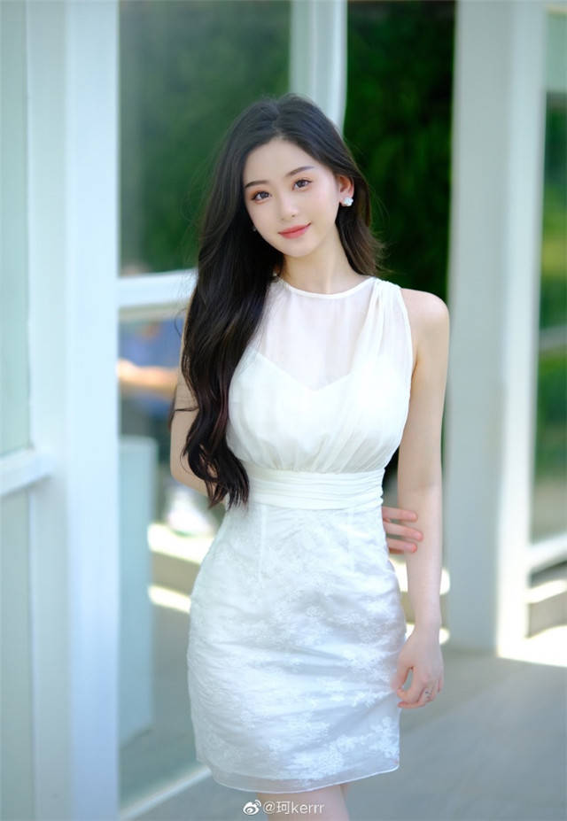 网传黄晓明离婚四个月交往新欢,是原深圳大学校花,女方发声辟谣_叶珂