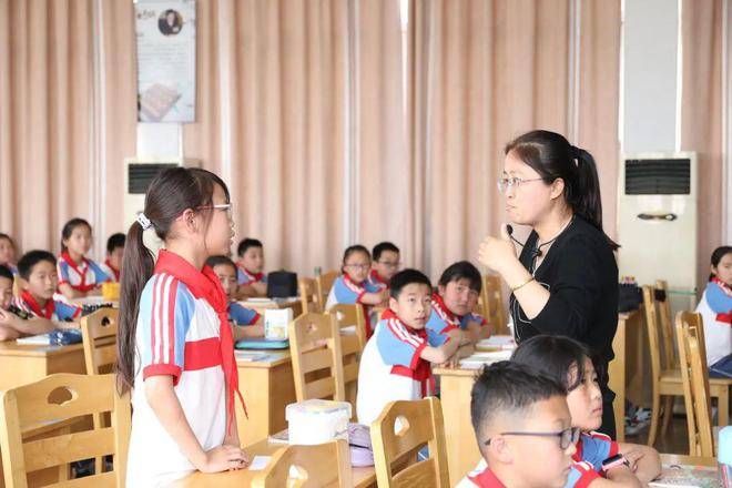 川港小学老师图片图片