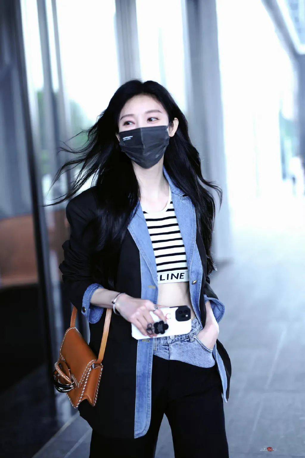 姐妹们都背什么包包?跟着女明星买准没错!_王心凌_许婕_气质