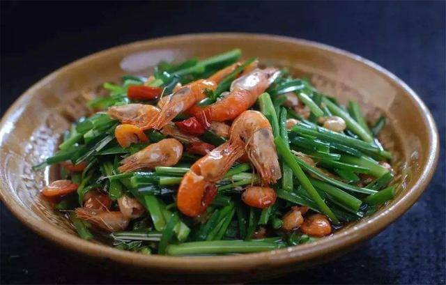 饭桌前3岁娃误吞水银,奶奶淡定:先吃菜,再送医,医生:很正确_孩子_张女士_韭菜