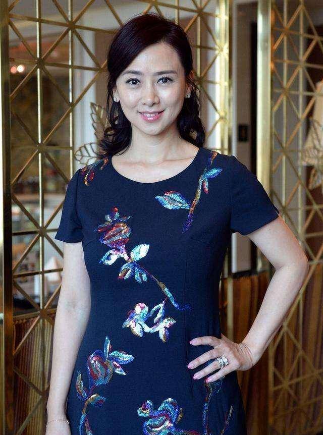 52岁翁虹健身照曝光!