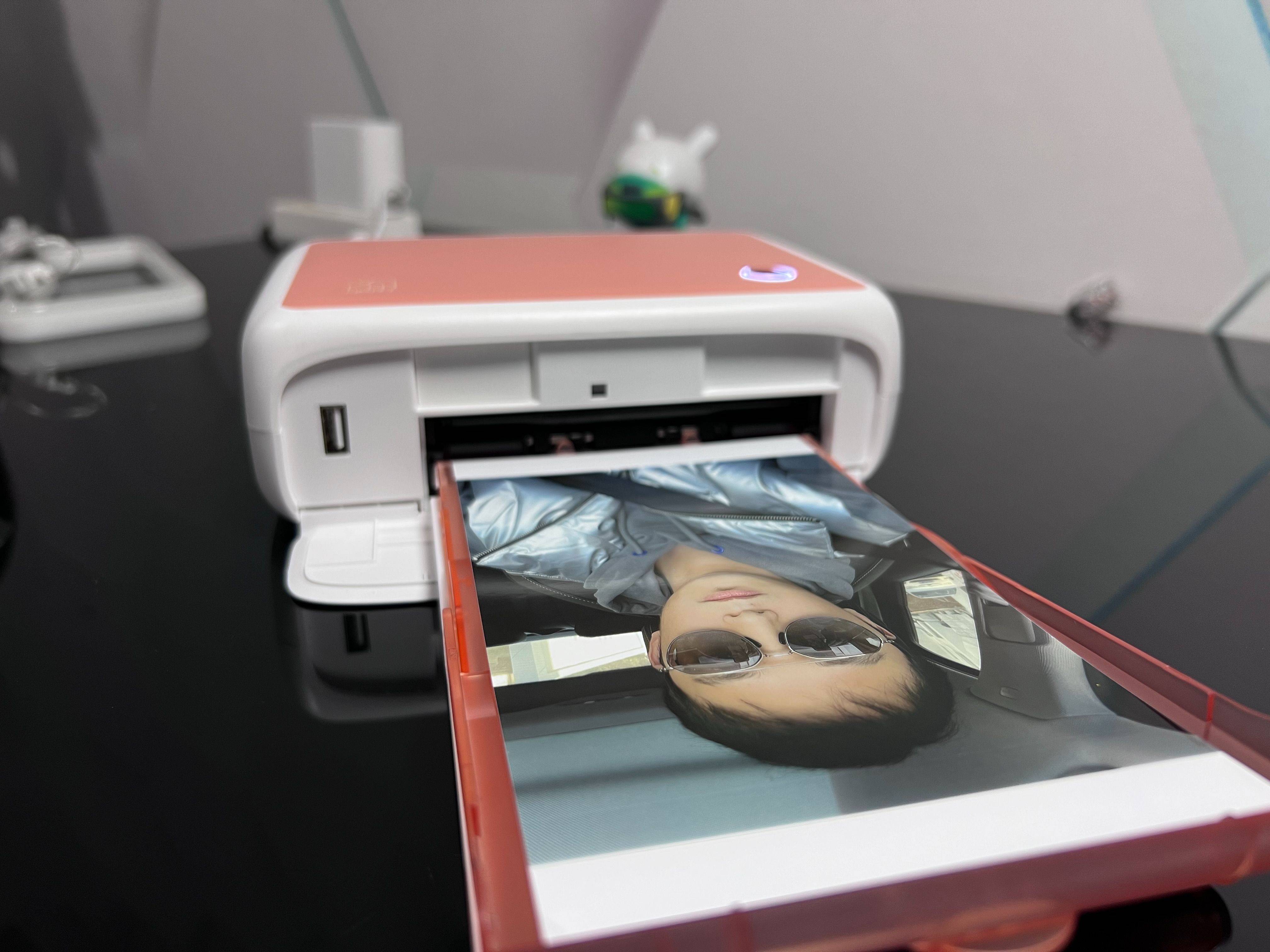 打印机我选了汉印，小巧玲珑的机身居然能印出如此清晰炫酷的照片，CP4000L