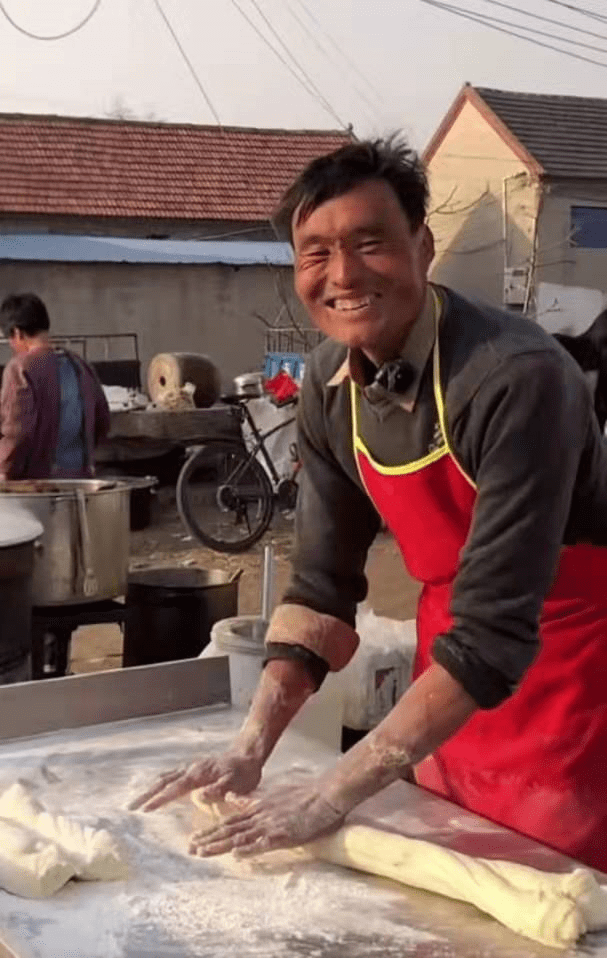 山东费县的拉面哥程运付粉丝已经50多万他会继续火吗