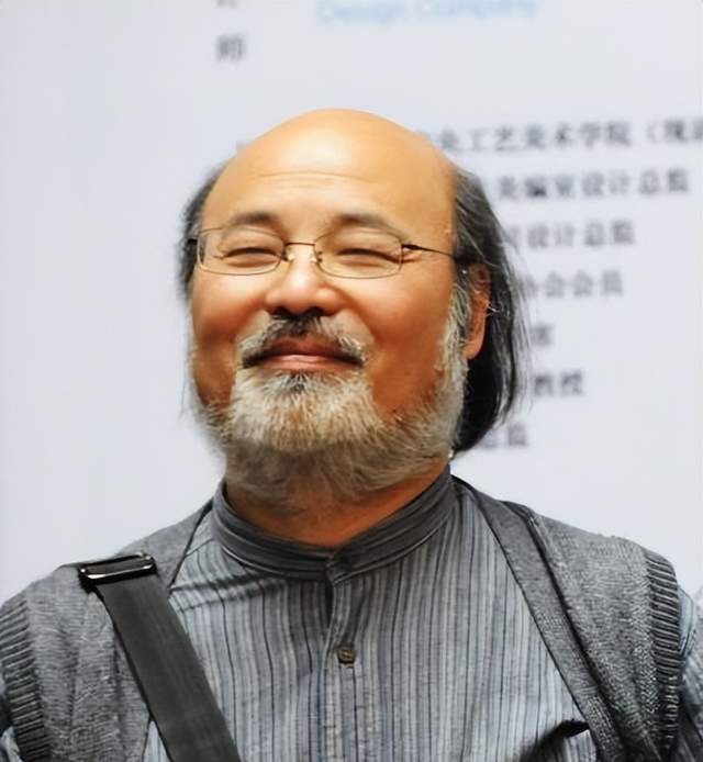 教材"病态娃"罪魁祸首被揭,网友嗅到了一股怪异的气息_吕敬人_吴勇