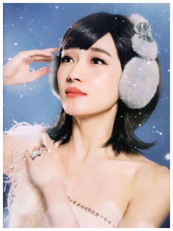 焦俊艳长发造型原来这么美!