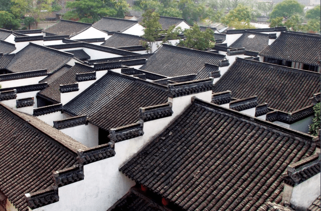 江苏一民宅，又称甘家大院，融南北方特色为一体，俗称九十九间半