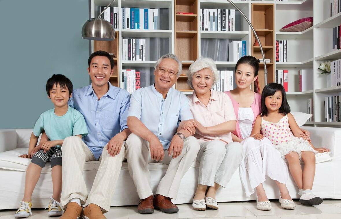 给独生女带娃一年,老两口开始做“养老规划”:晚年指望女儿很难_阿姨_孩子_女婿