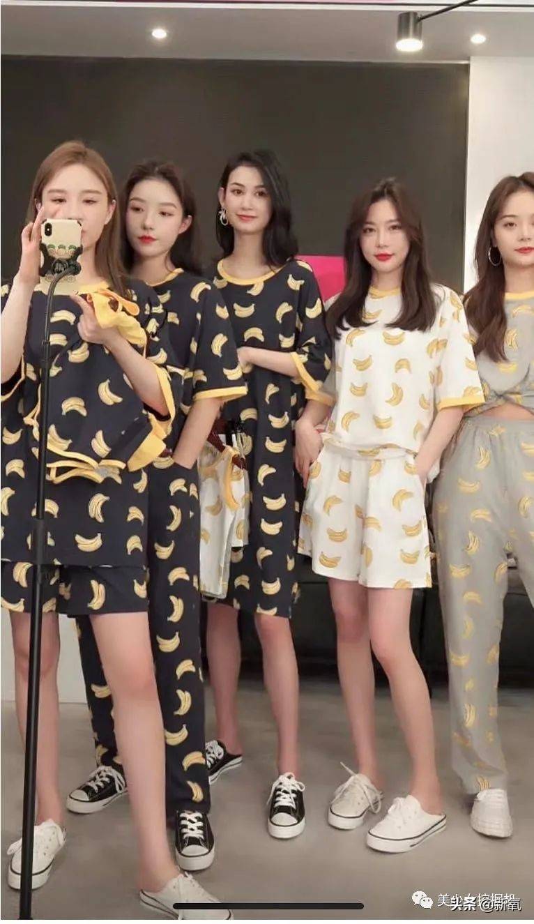 原创昔日四脸复制粘贴的嘟嘴网红姐妹花如今互泼脏水上演宫斗剧