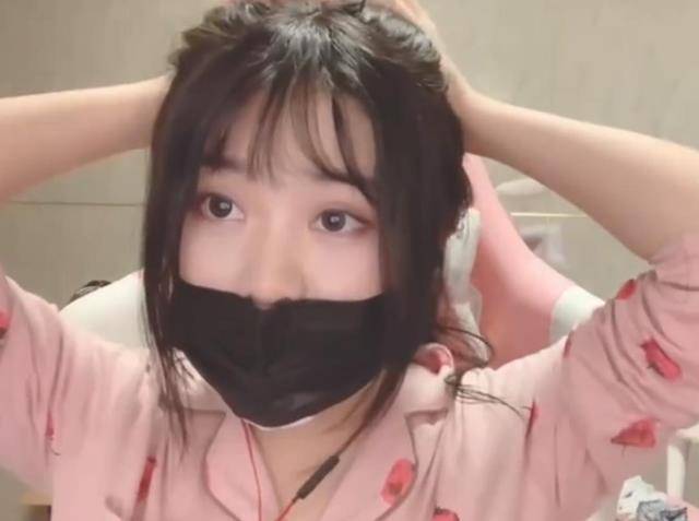 原创网红一条小团团素颜照火了p图高手为她换脸遭小团团本人点赞