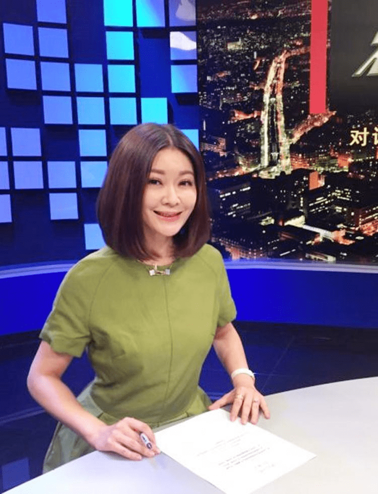 原创她主持过交换空间离开央视当网红48岁大变脸让人认不出