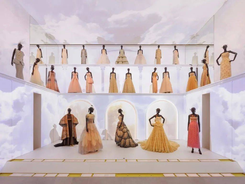 原创             Louis Vuitton、Hermès、Dior全新零售门店赚足眼球，要将“斜杠”进行到底？