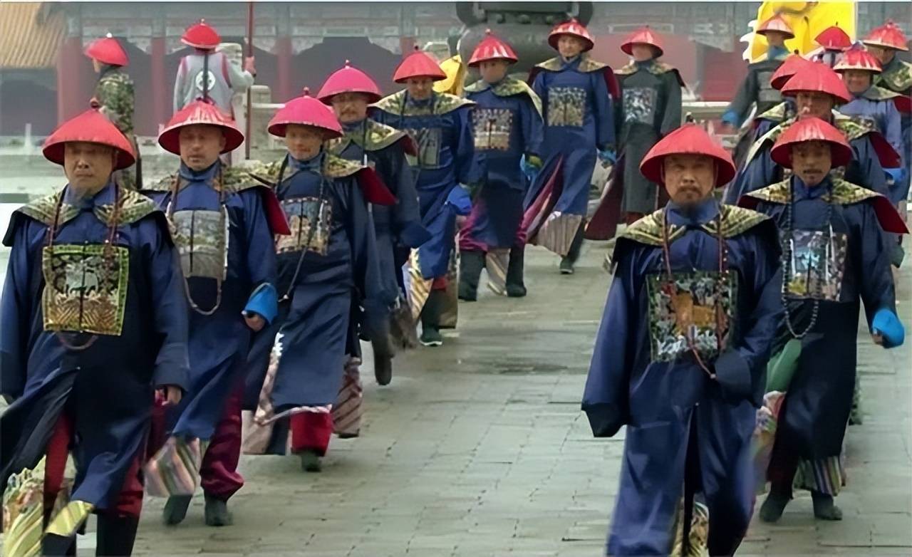 岳钟琪岳飞后裔替清朝立下赫赫战功做了件害死反清者的事