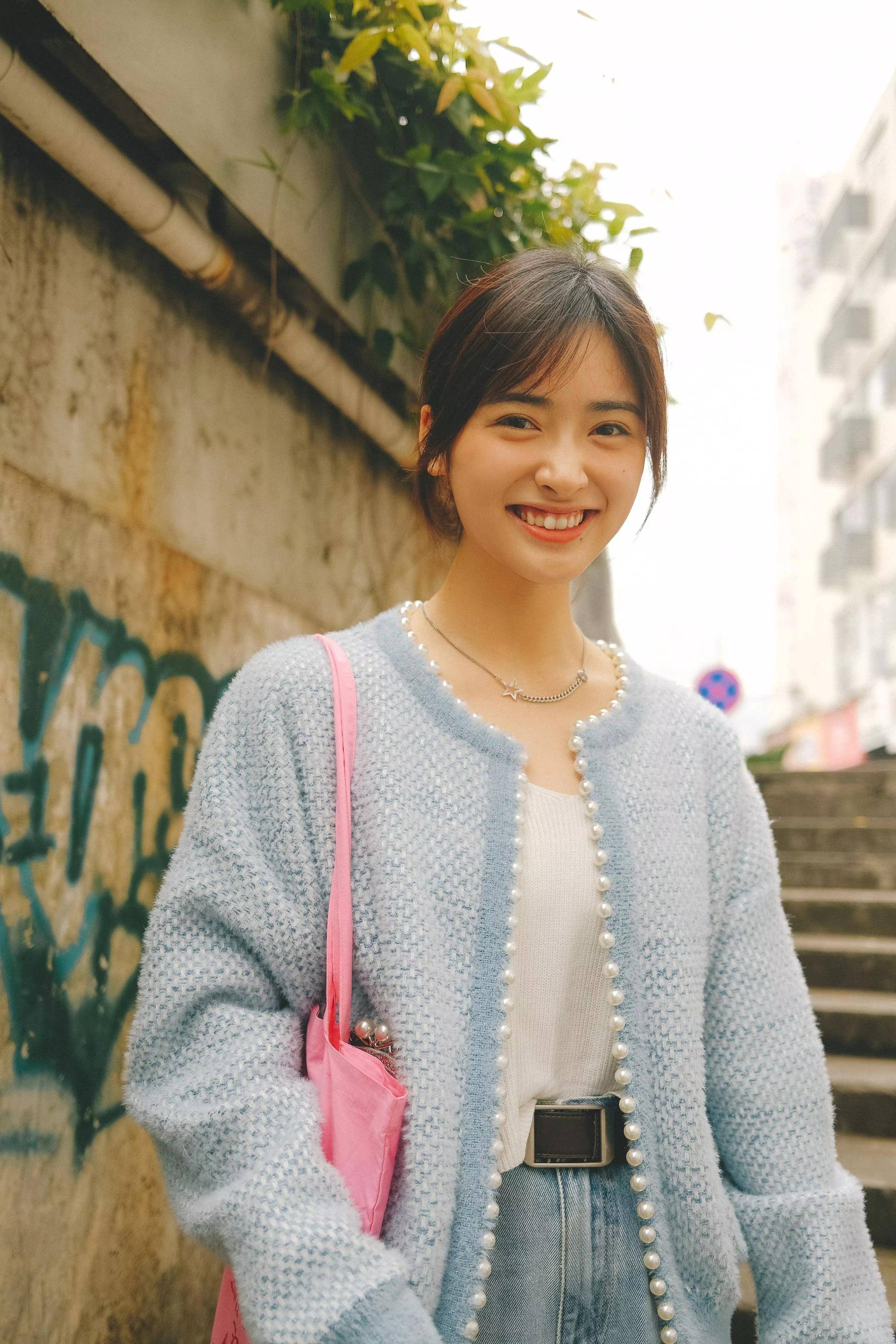 沈月不同照片相差大,让网友蒙圈_女神_衣品_青春