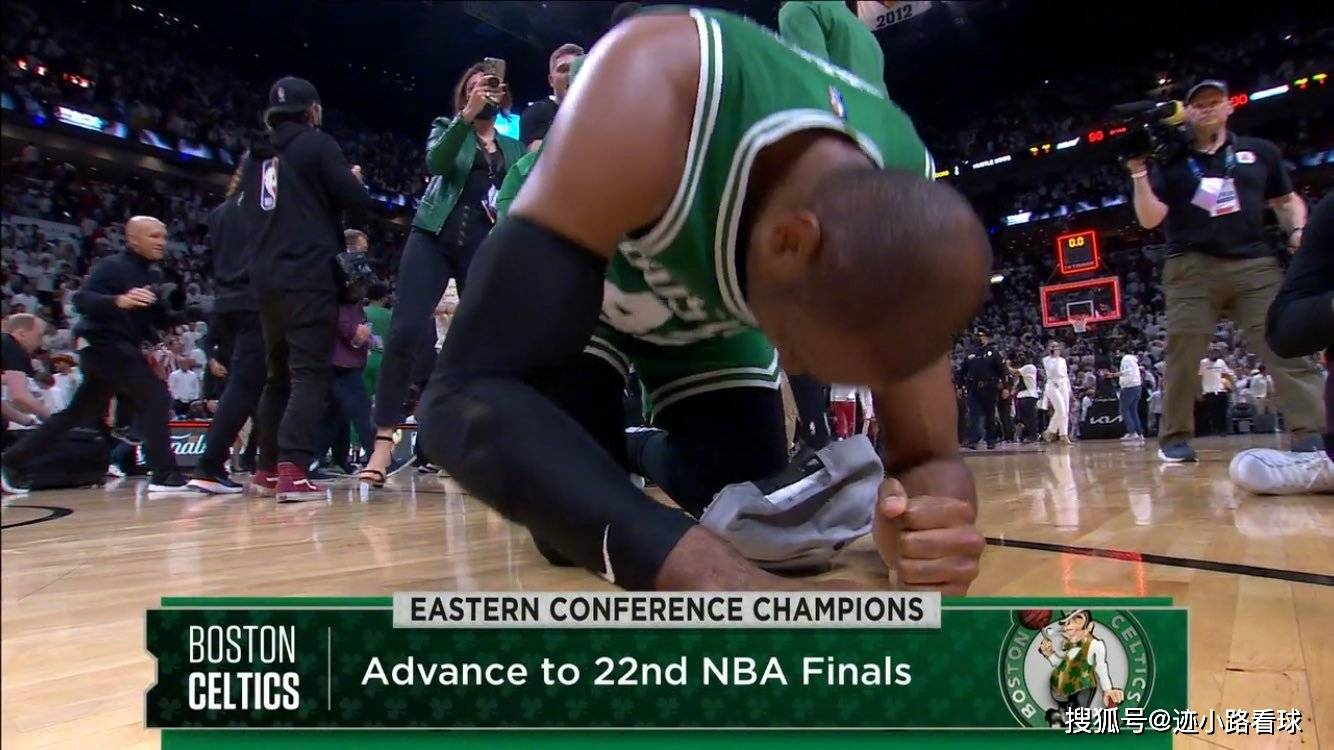 霍福德跪地怒吼,斯玛特感叹,詹皇太让他们绝望_布朗_1_nba