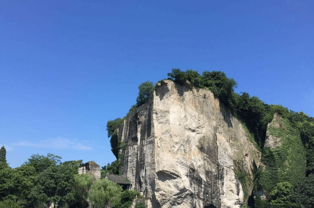 浙江一风景，距今1800多年历史，由四大部分组成，可感受江南水乡