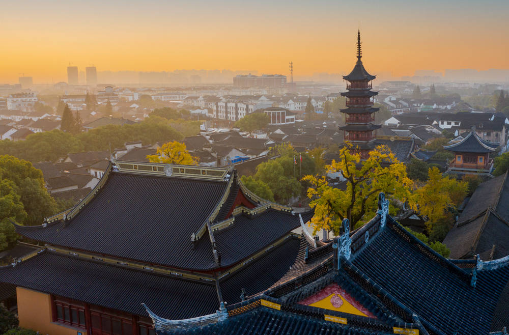 远望昆山千灯古镇,有一位"千年美人"伫立于粉墙黛瓦之中_秦峰塔_延福