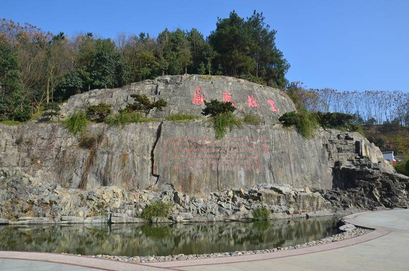 湖北宜昌屈原故里，环境优美，充满诗意，是端午假期旅行的好去处