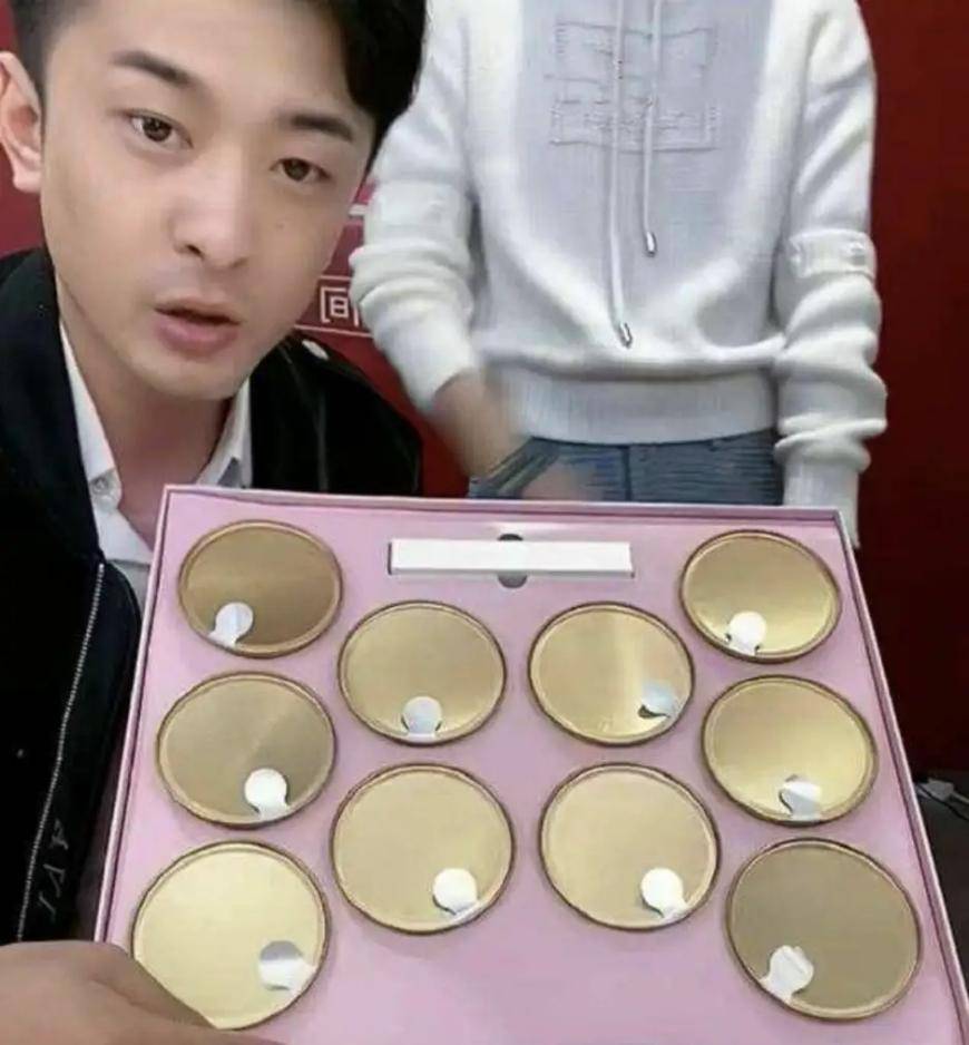 犀利哥,忘爱哥,凤姐,活罪姐,越拉越多的人闯入我们的网络世界,吸引