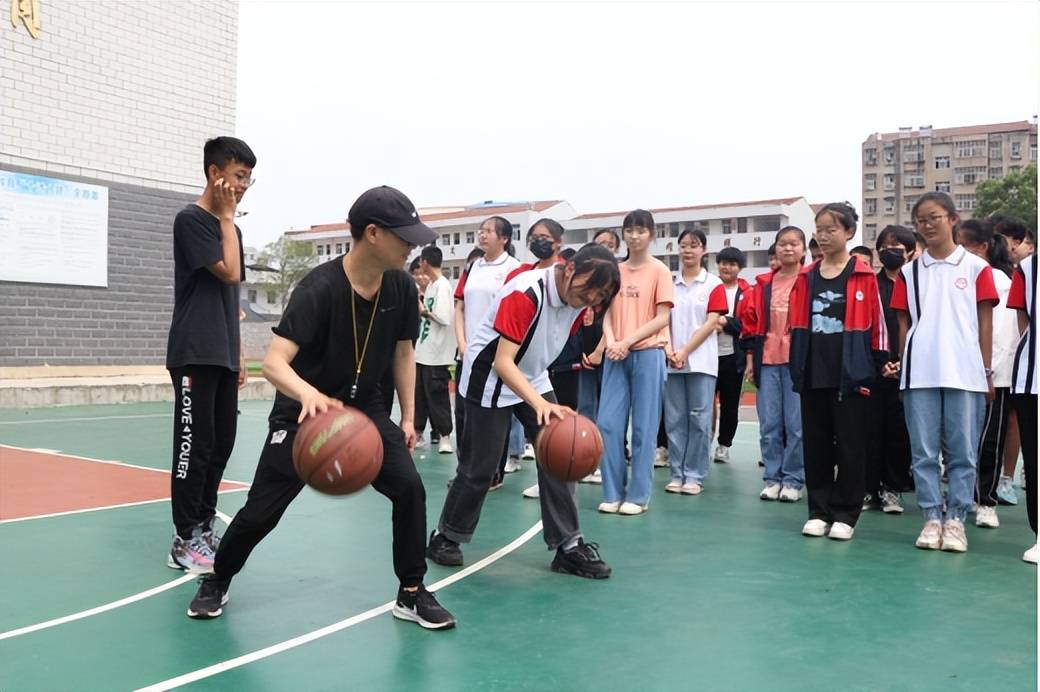 送课下乡鄂州市石山中学到段店中学开展点对点帮扶送教活动