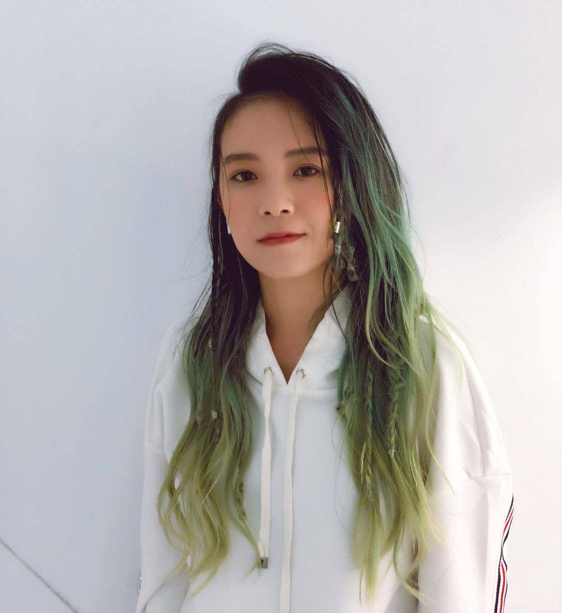 原创偏爱原唱张芸京曾因星途受阻一度想吞药身亡如今涅盘重生