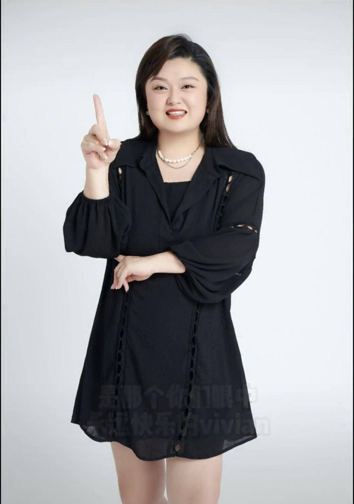 陈嘉佳37岁生日公开感激王祖蓝提携,无奈工作机会减少被迫转型_小宝