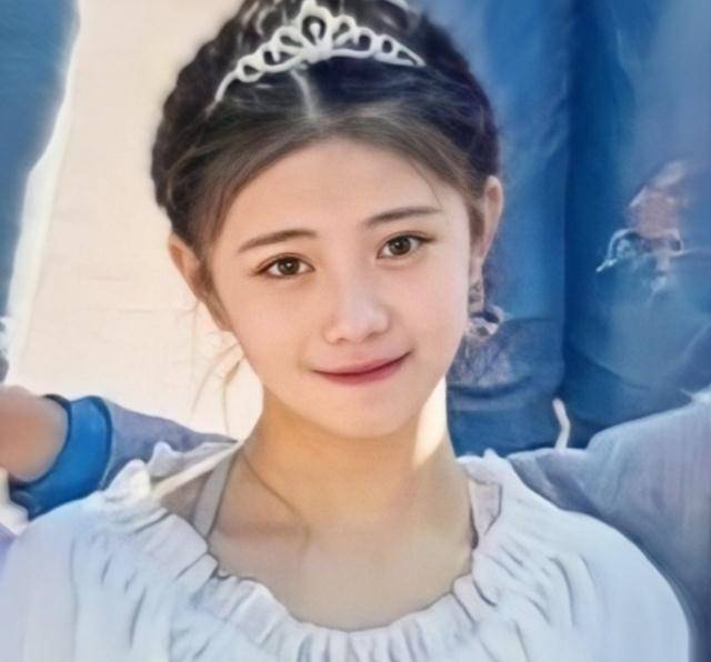 原创张艺谋的审美真独到刘浩存高中旧照被扒无美颜生图绝绝子