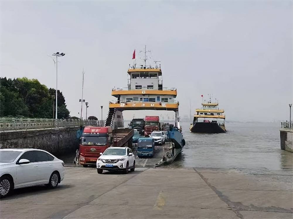 江苏泰兴七圩汽渡复工复产平稳有序
