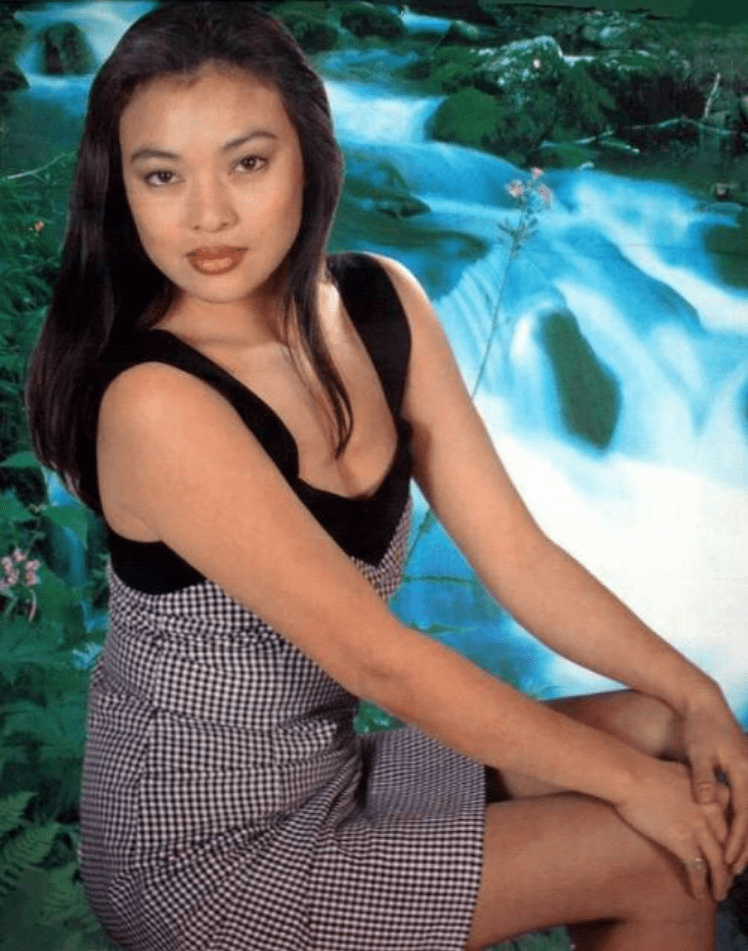 原创演员史可一婚著名音乐人不生孩子二婚外籍老公8年连生2胎