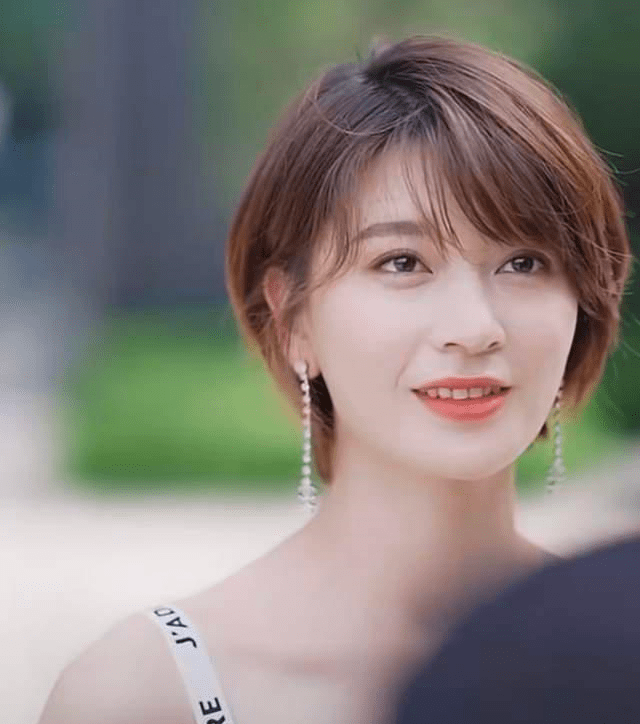李雅男前妻称自己还在努力,直播时泪洒现场惹人心疼_蒋菲菲_丈夫_节目