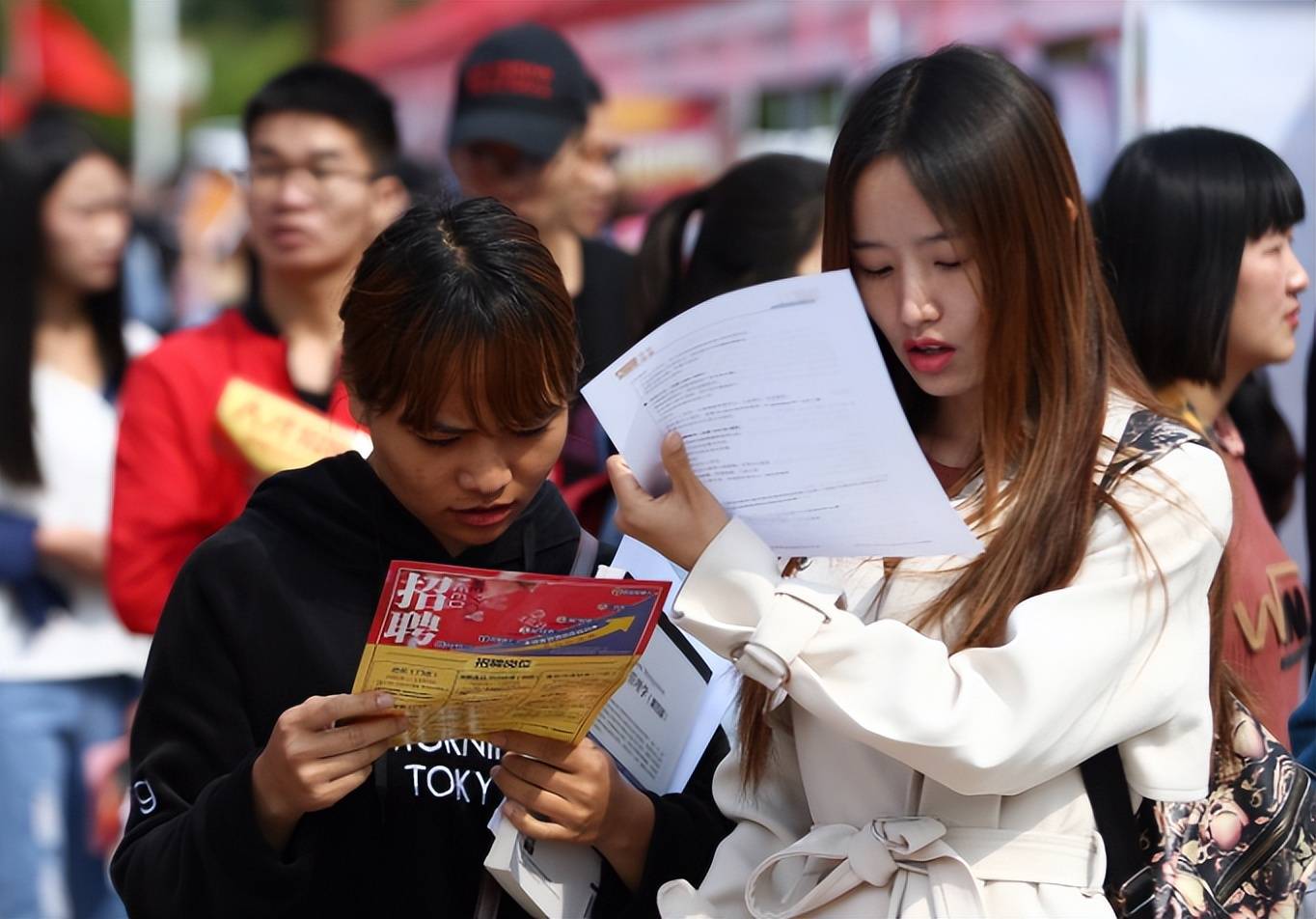 原创大学生毕业后想考公提前一年做好这些事将成为上岸的捷径
