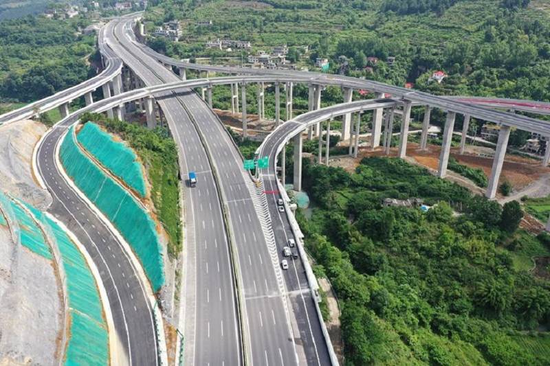 贵定县实现了镇镇通高速!_贵黄_发展_贵阳