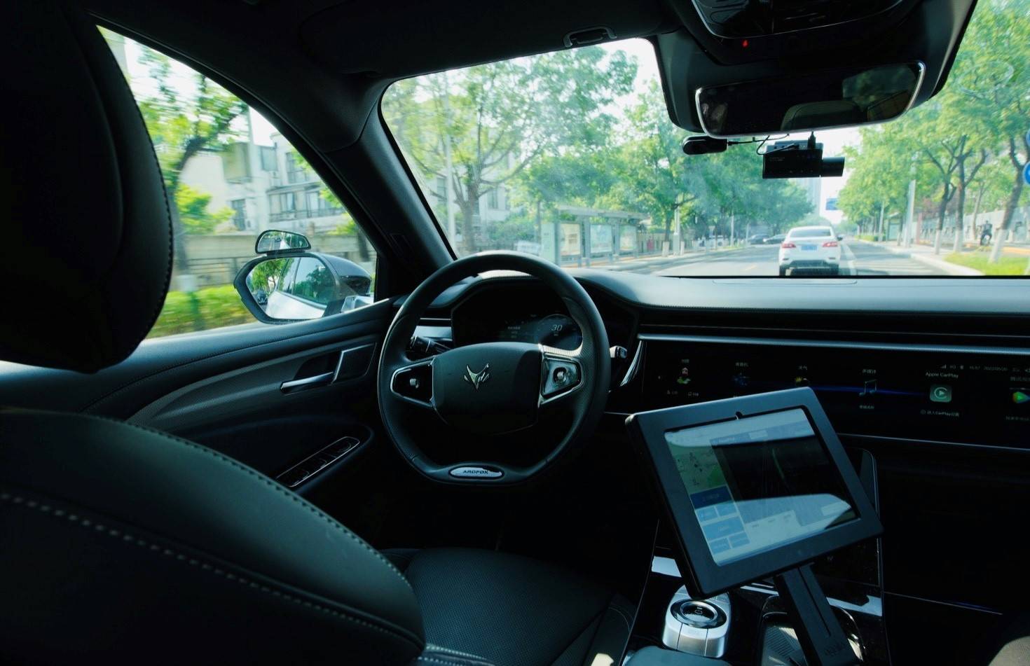 重庆永川允许“方向盘后无人”自动驾驶车辆上路测试，百度独家获准